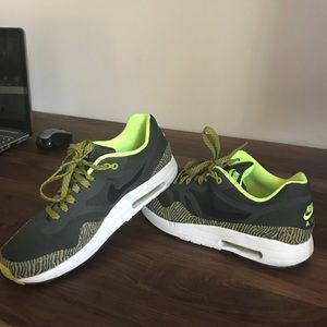 Nike Air Max 1 Premium Tape Size 9